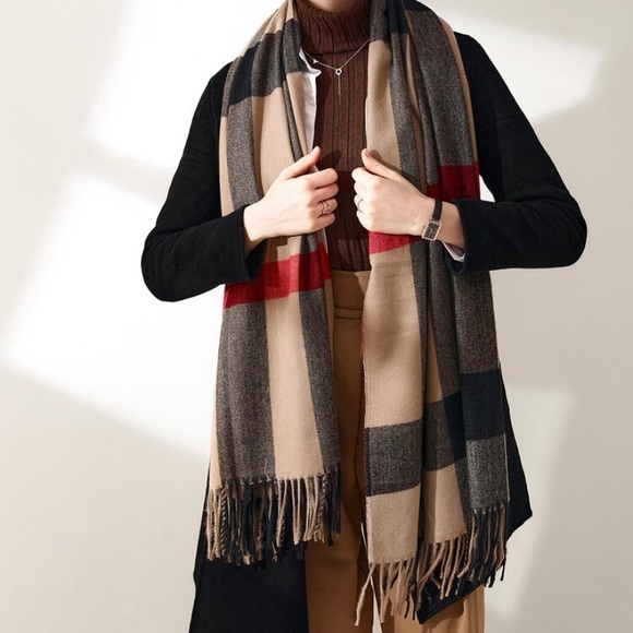 Large Striped Scarf ❤️ - Picture 3 of 4